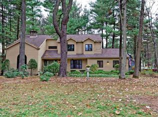 4 Crown Point, Clifton Park, NY 12019