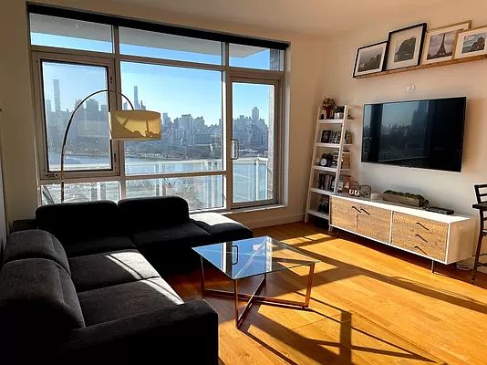 3rd image of 11-24 31st Ave #14B