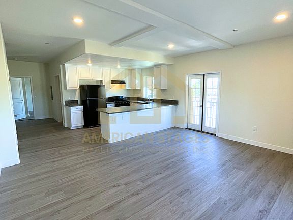 2nd image of 101 N Broadway #318