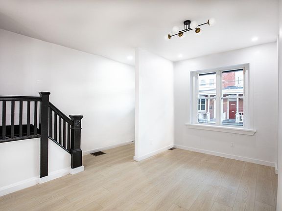 3rd image of 2133 Penn St