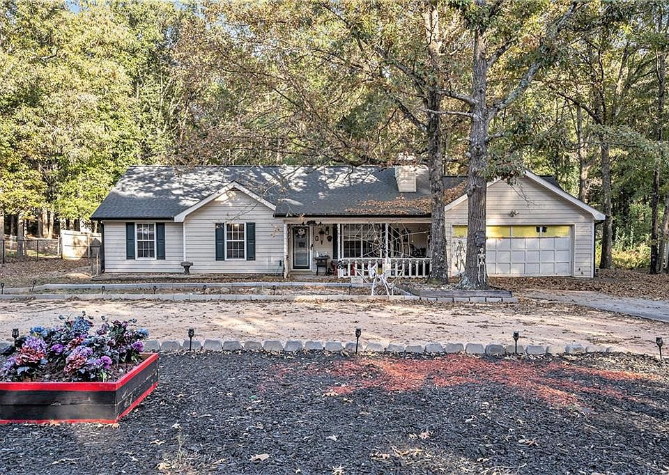 1st image of 205 Woodcrest Dr