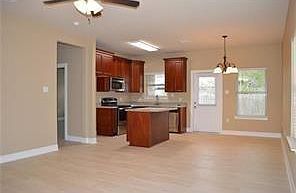 4th image of 184 Village Oaks Blvd