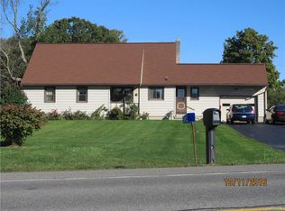1953 Saunders Settlement Rd, Niagara Falls, NY 14304