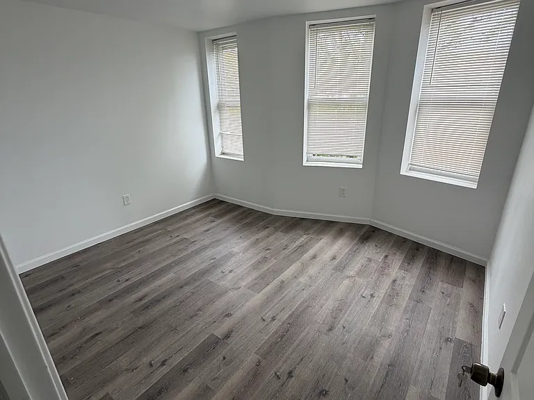1831 Walbrook Ave — Photo 9