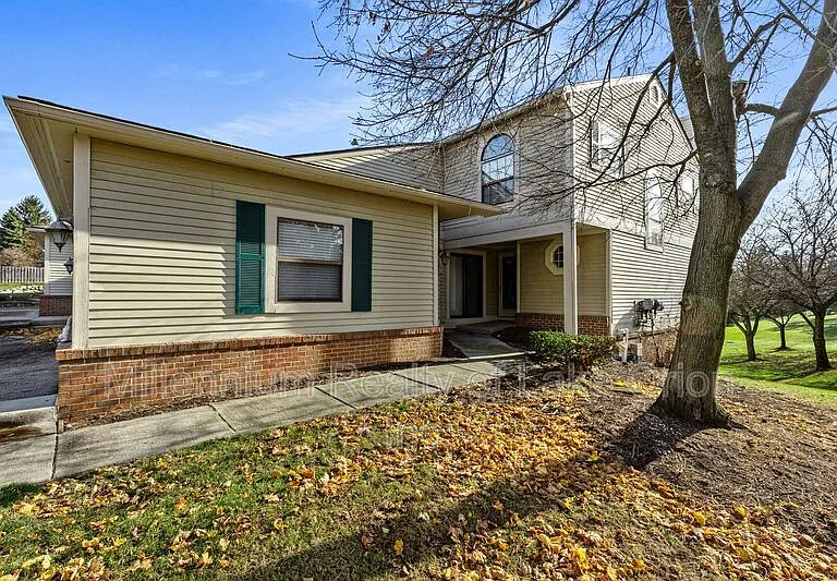 5611 Drake Hollow Dr W — Photo 1