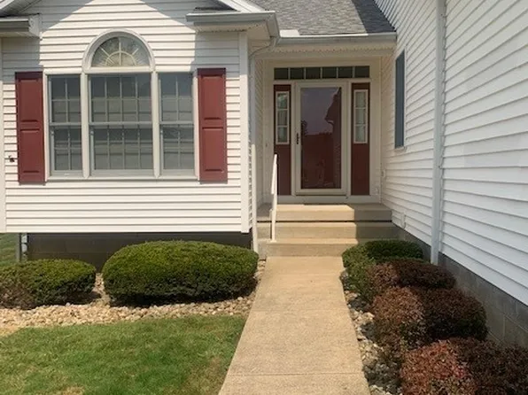 227 Cranberry Ct, Warren, OH 44483