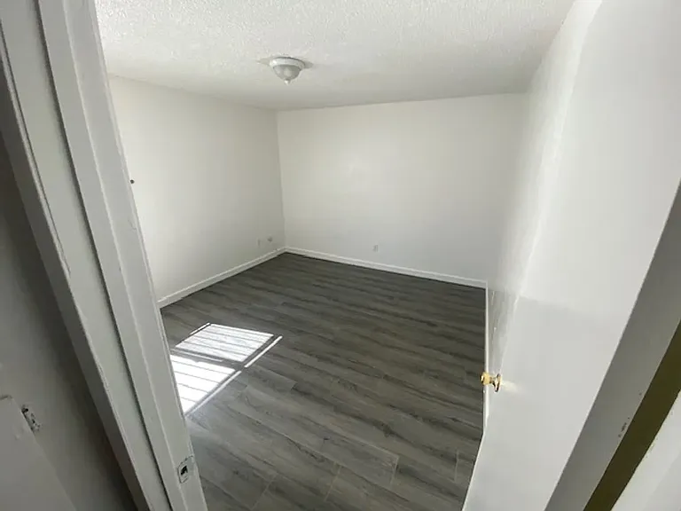 1309 Bernard St #11 — Photo 3