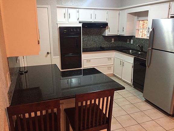 2nd image of 2409 Lupton Dr