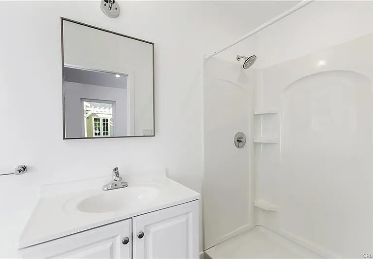552 N Cambridge St — Photo 6