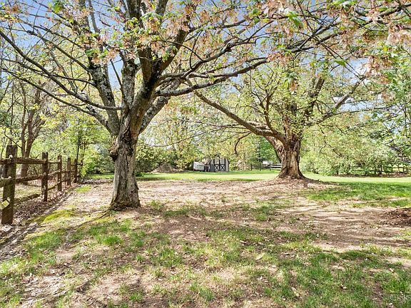 3rd image of 8083 Sacred Heart Ln