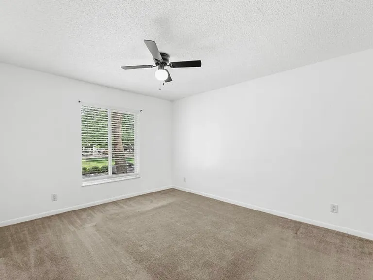 2506 SE Anchorage Cv #2 — Photo 11