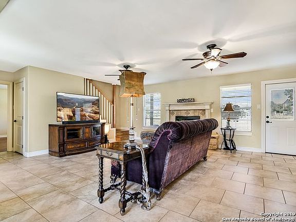 4th image of 214 Chaparral Creek Dr