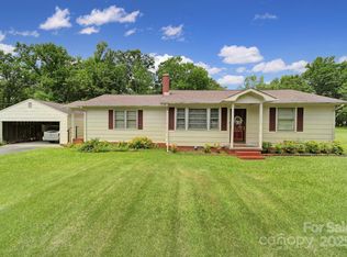 2084 Old Evans Cir, Lancaster, SC 29720