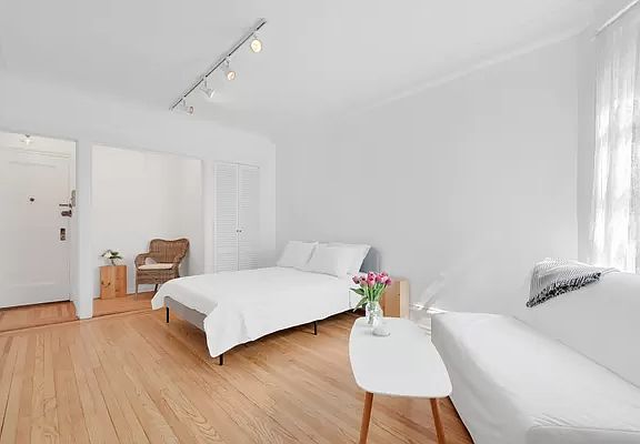 2nd image of 136 E 36th St APT 7E