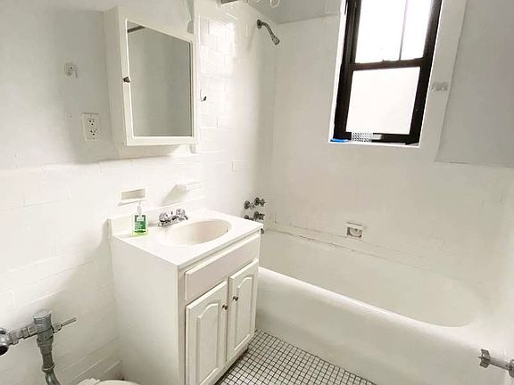4th image of 724 E 27th St #6Z