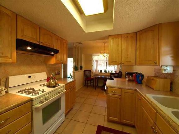 5th image of 12200 Jill Sue Ct