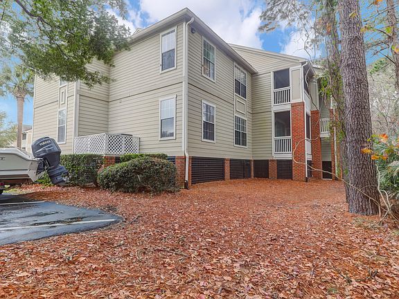 2nd image of 1600 Long Grove Dr Unit 1018