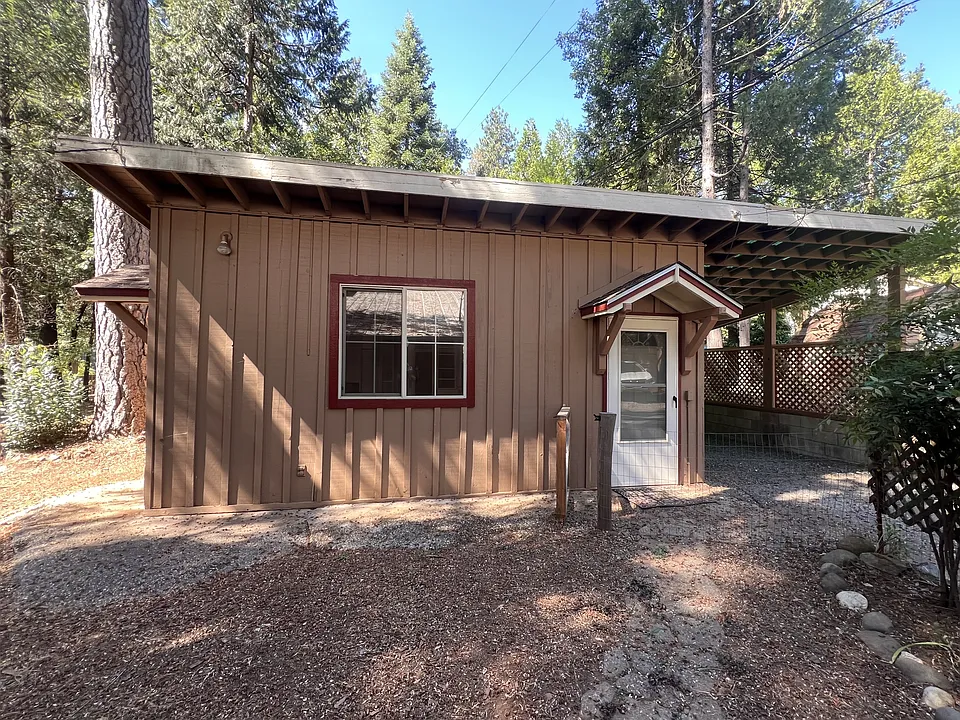 12524 Valley View Rd