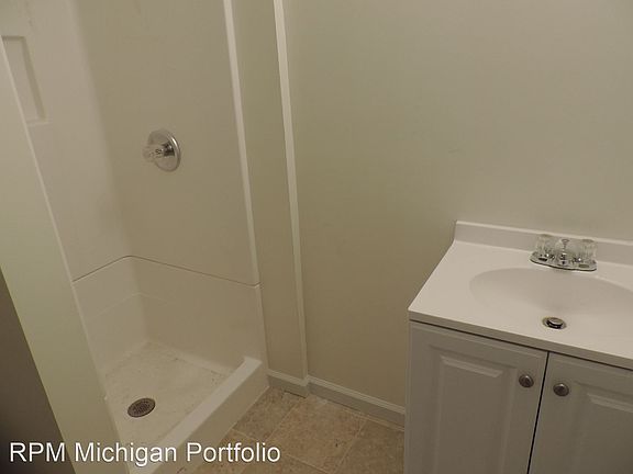 3rd image of 4510 W Hillcrest Dr APT 2