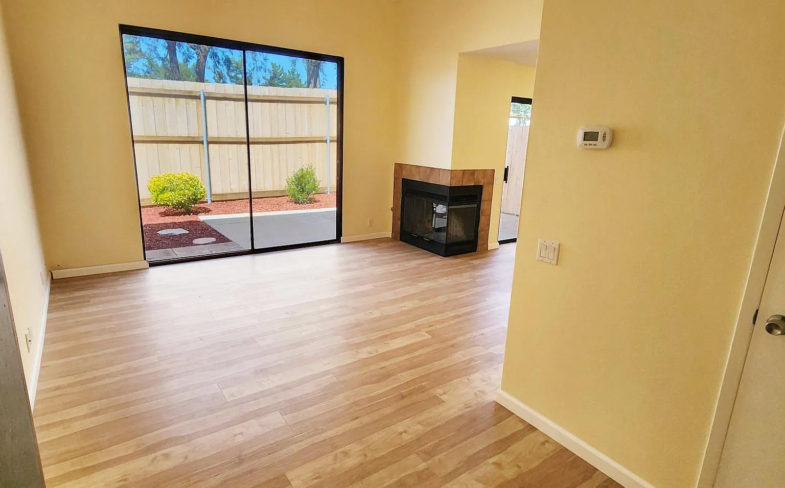 2 bed, 2.5 bath, 1140 sqft, $2,985 — Photo 3