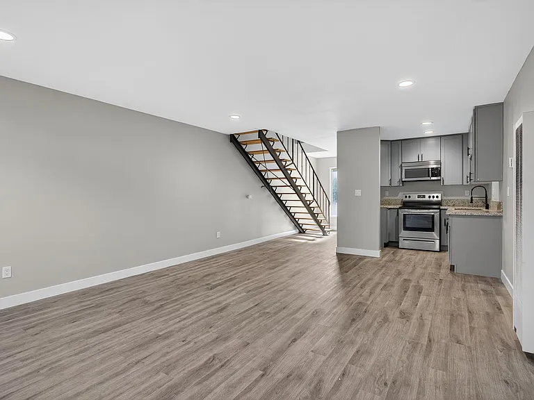 13392-13400 Magnolia Street — Photo 13