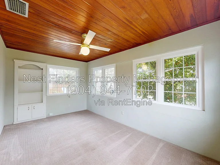 2215 Larchmont Rd — Photo 12