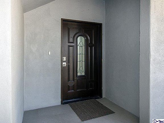 2nd image of 3240 Montrose Ave