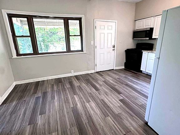3rd image of 3054 McHenry Ave Unit 1