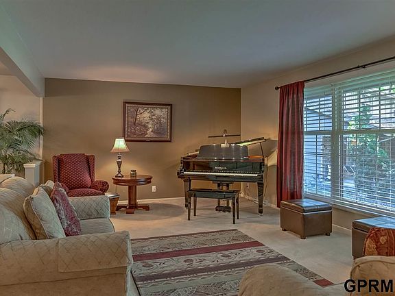 3rd image of 5611 Oak Hills Cir