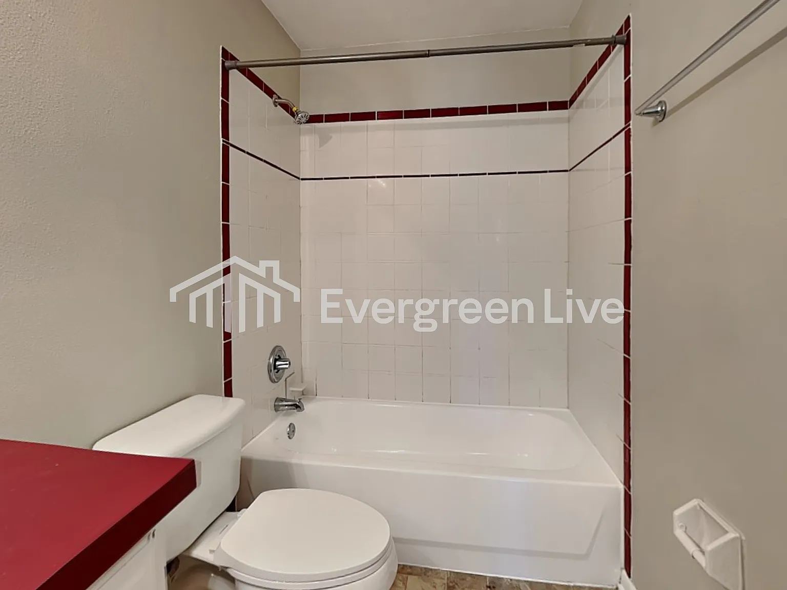 3 bed, 2.0 bath, 1104 sqft, $1,515 — Photo 3
