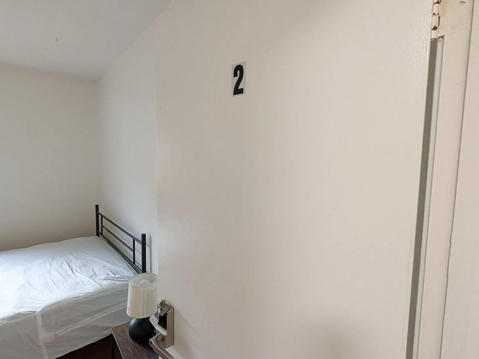 4 bed, 3.0 bath, 4000 sqft, $841 — Photo 3