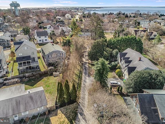 2nd image of 1 N Bay Ct