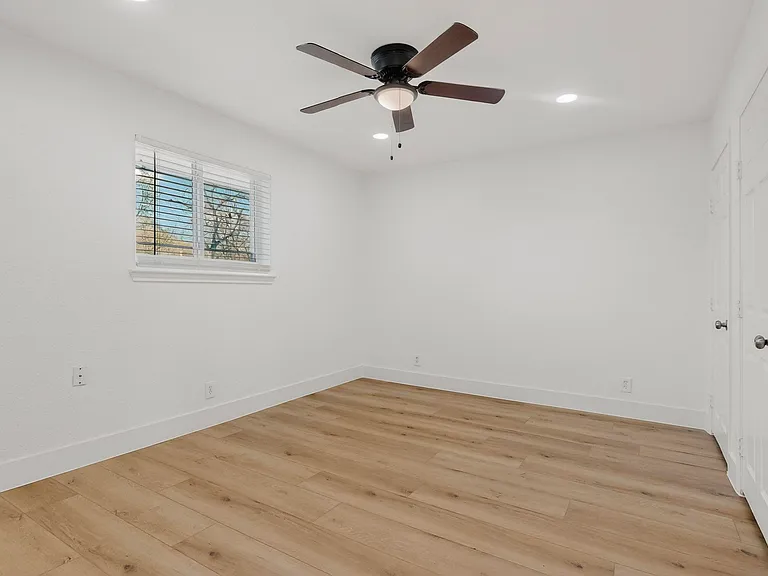 4927 Reiger Ave #204 — Photo 7
