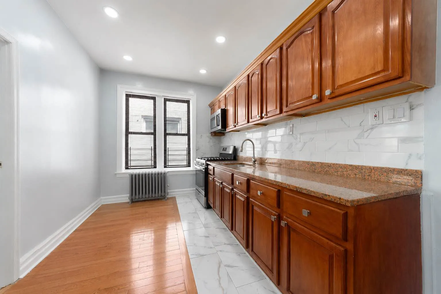 161 East 52nd Street — Photo 2