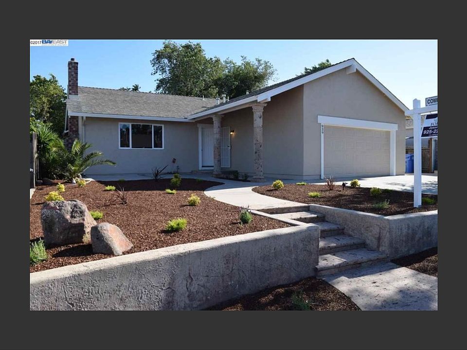 1st image of 939 Walnut Dr