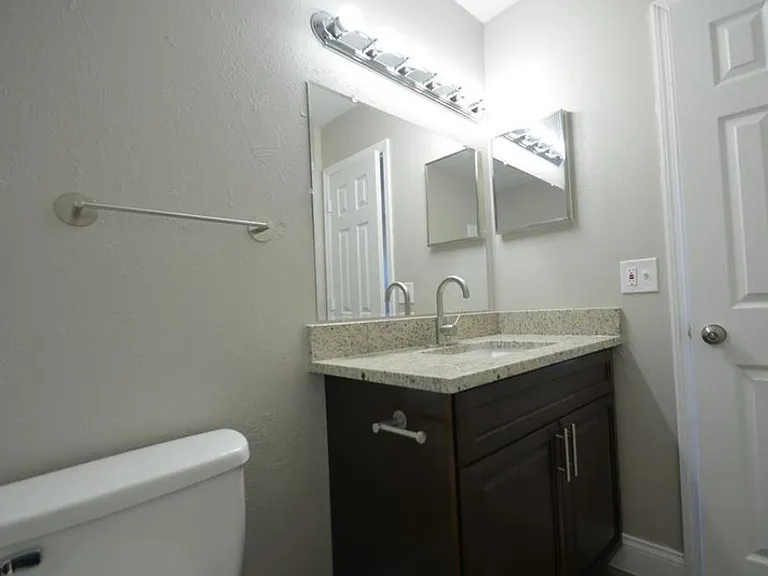 3922 Crayrich Cir #C — Photo 7