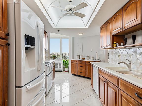 4th image of 2400 S Ocean Drive #8102