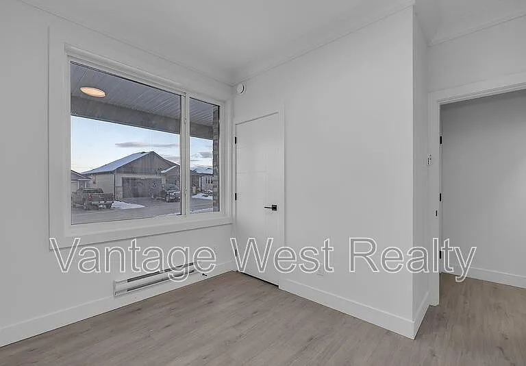 3576B Silver Way — Photo 5