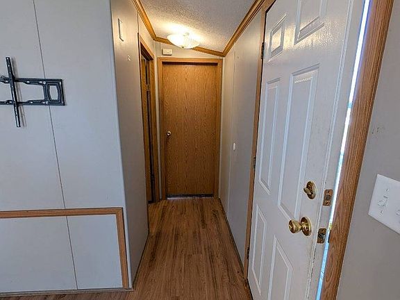3rd image of 641 W Walnut St #34