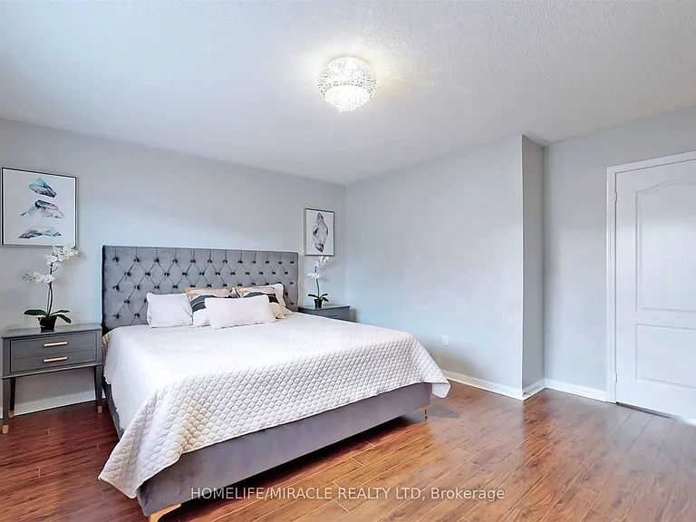 16 Sentimental Way — Photo 17