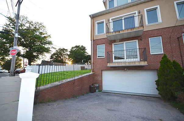 Sold by CENTURY 21 Kafcos Realty | media 49