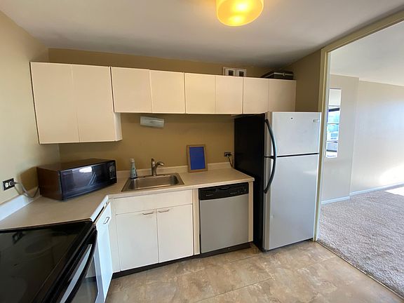 3rd image of 1660 N La Salle St #803