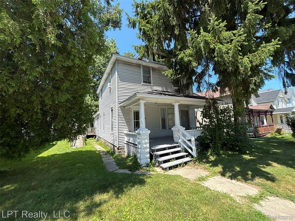 1st image of 923 10th St