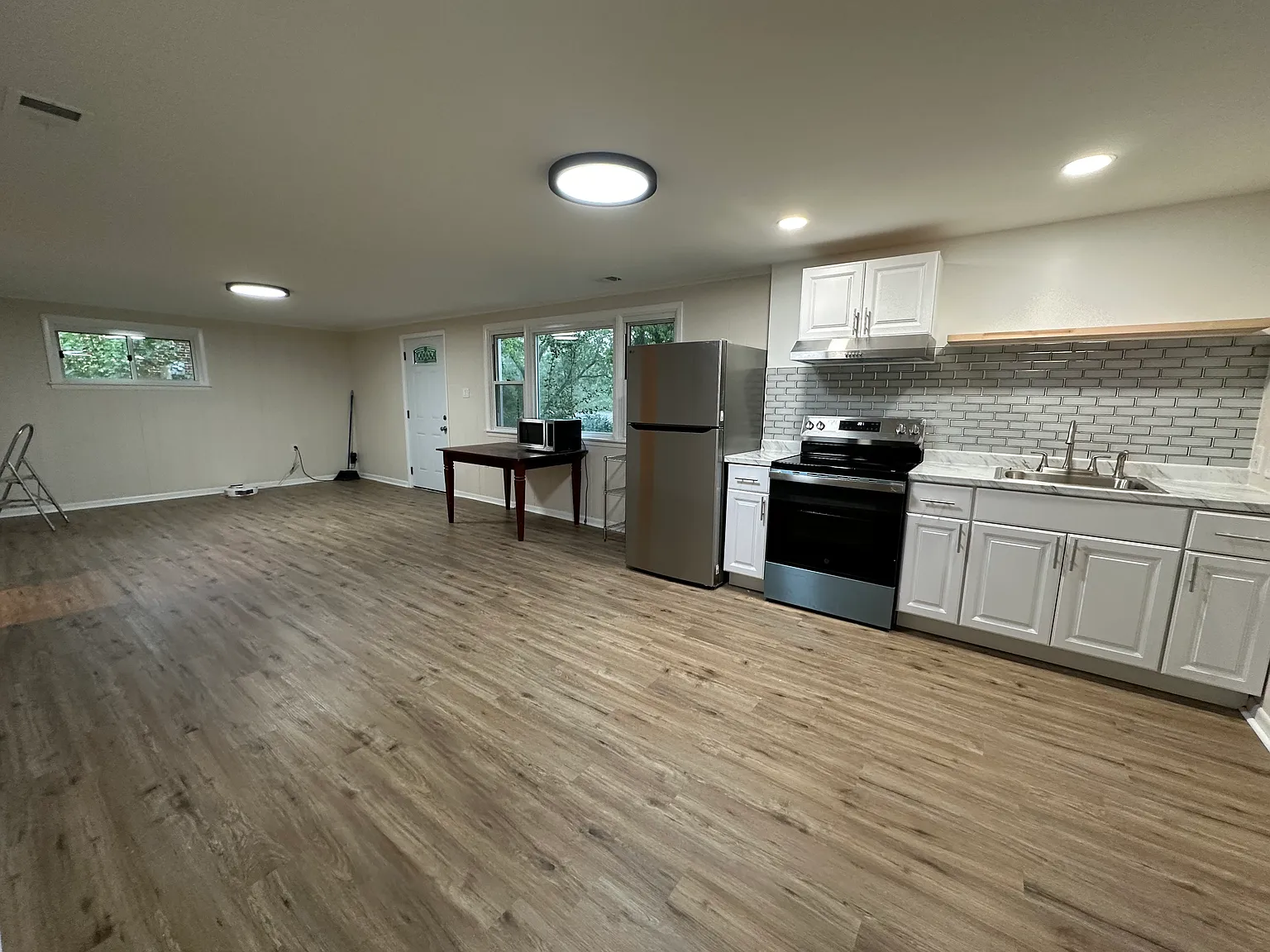 1 bed, 1316 sqft, $2,175 — Photo 2
