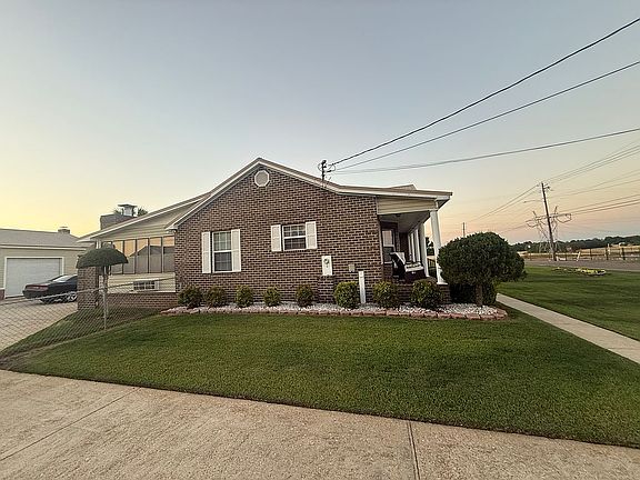 4th image of 2613 Redmond Rd