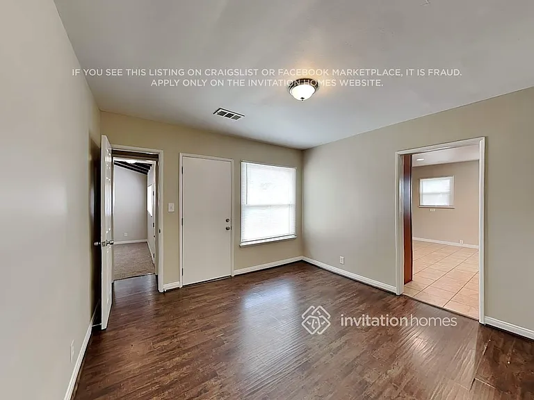 18601 Victory Blvd — Photo 11