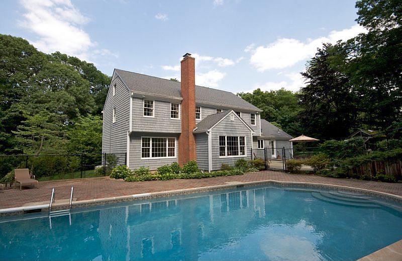 1st image of 28 Crooked Oak Rd