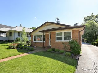 469 N Maple Ave, Elmhurst, IL 60126