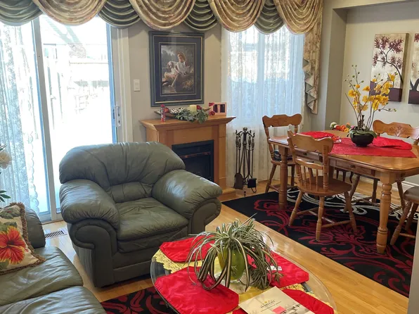 2035 Asta Dr S #21, Mississauga, ON L5A 3Y2