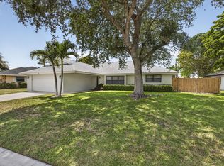 559 Azure Ave, Wellington, FL 33414